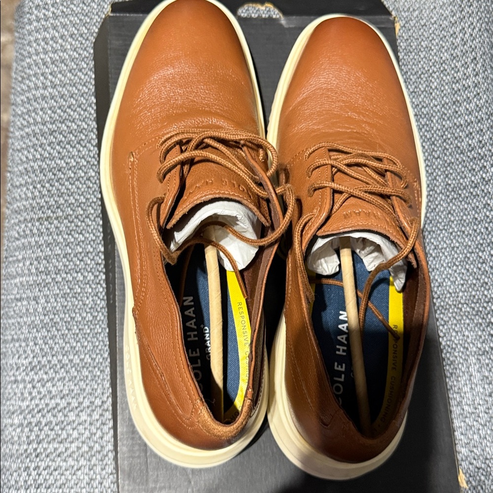 Cole Haan ZeroGrand Shoes. Brown in color. Size 10.5. NIB - Picture 2 of 6